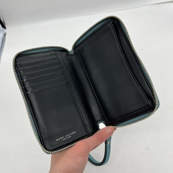 Marc Jacobs Women’s Turquoise Blue Genuine Pebbled Leather Wristlet Wallet - Picture 9 of 10